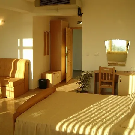 Koraba Hotel